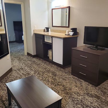 Best Western Fort Wayne Inn & Suites North Exterior photo