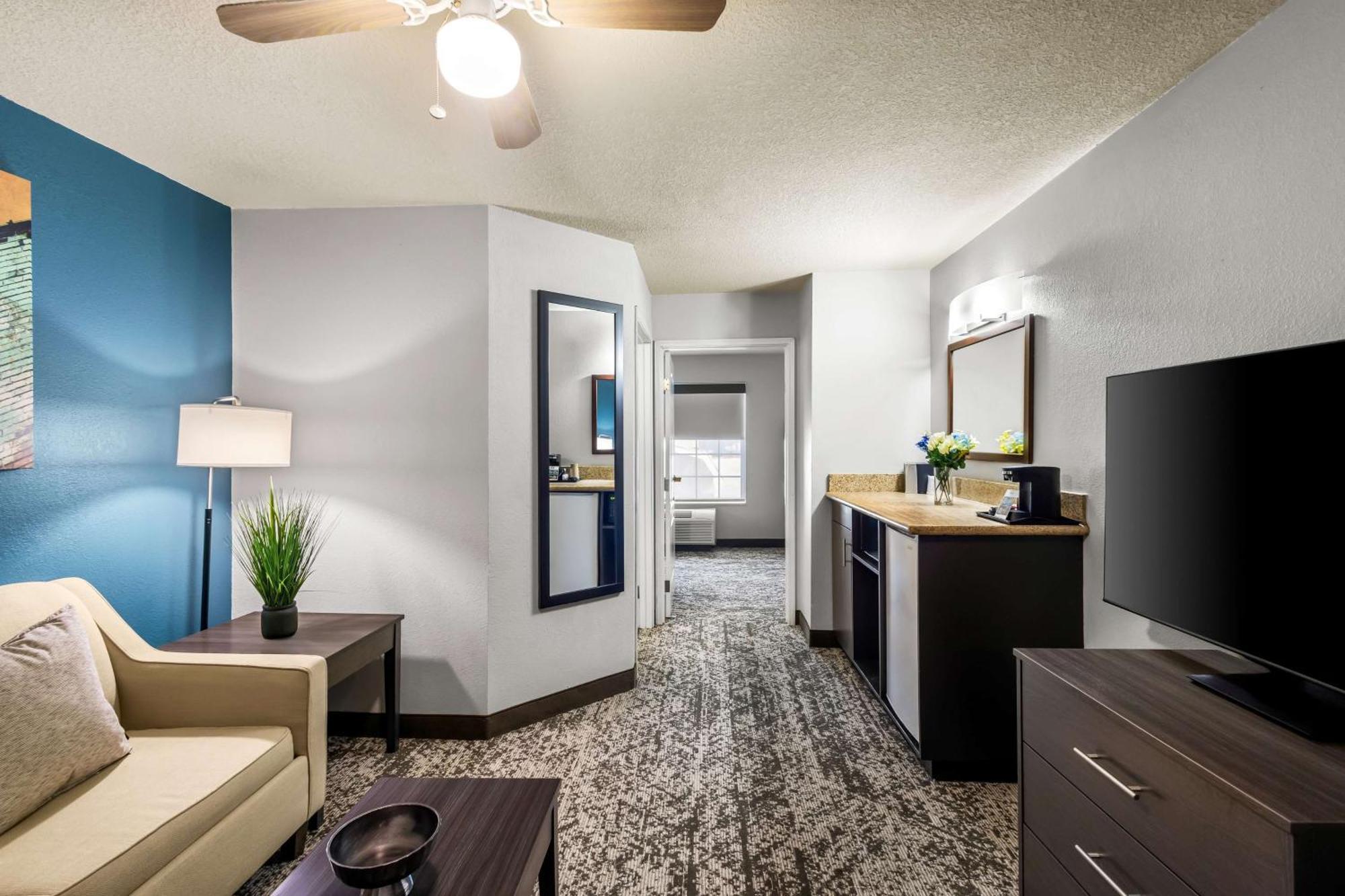 Best Western Fort Wayne Inn & Suites North Exterior photo